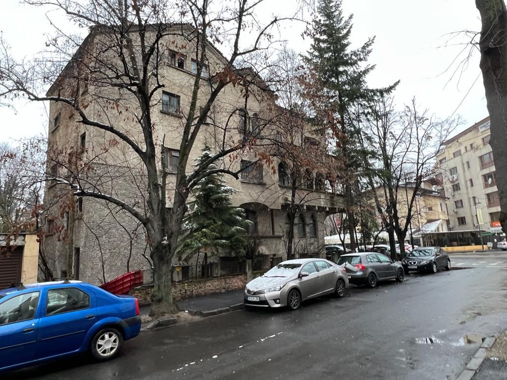 Vila Primaverii 985 mp desfasurati teren 390 mp 38 ml deschidere D+P+3 - Poză 2