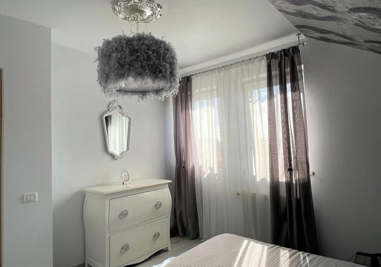 Apartment 3 camere Dumbravita cu scara interioara - Poză 13