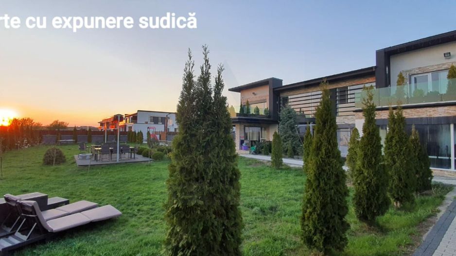 Vila ultrafinisata 550 mp utili si 2000 mp teren amenajat in Sibiu - Poză 14