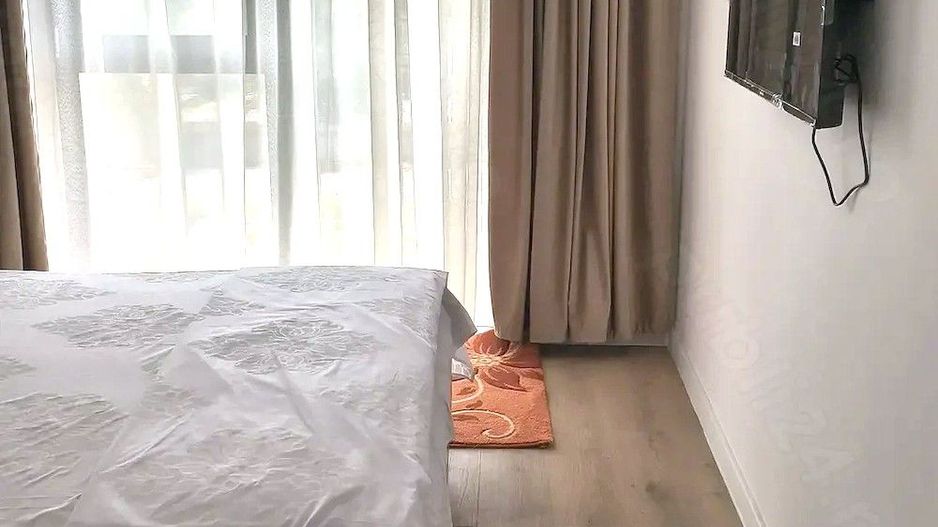 🏡 Închiriez Apartament cu 2 camere, Hils Titanium, parcare subterană - Poză 2