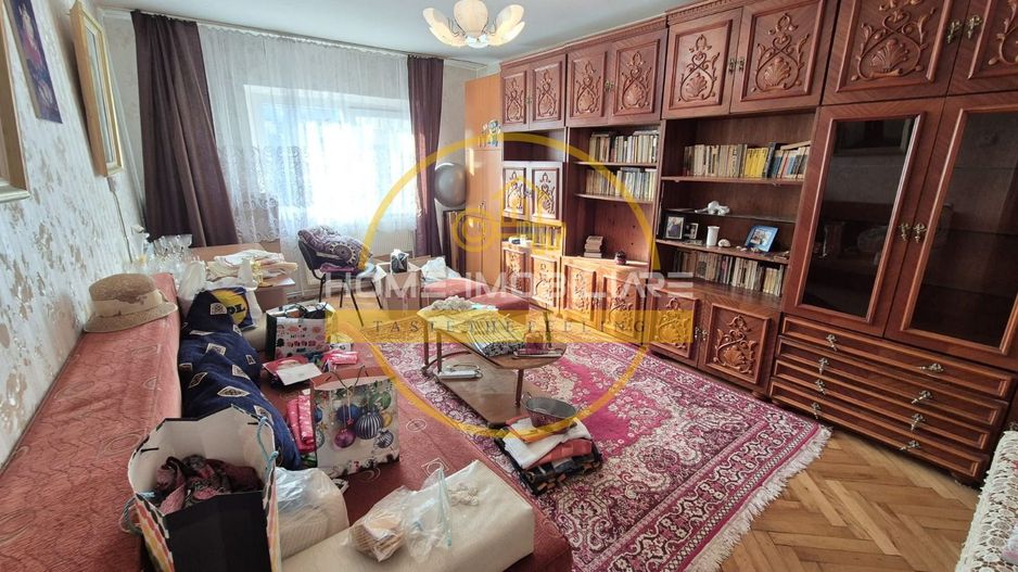 Etaj 2 Apartament 3 Camere Decomandat Pizza Nico - Poză 1