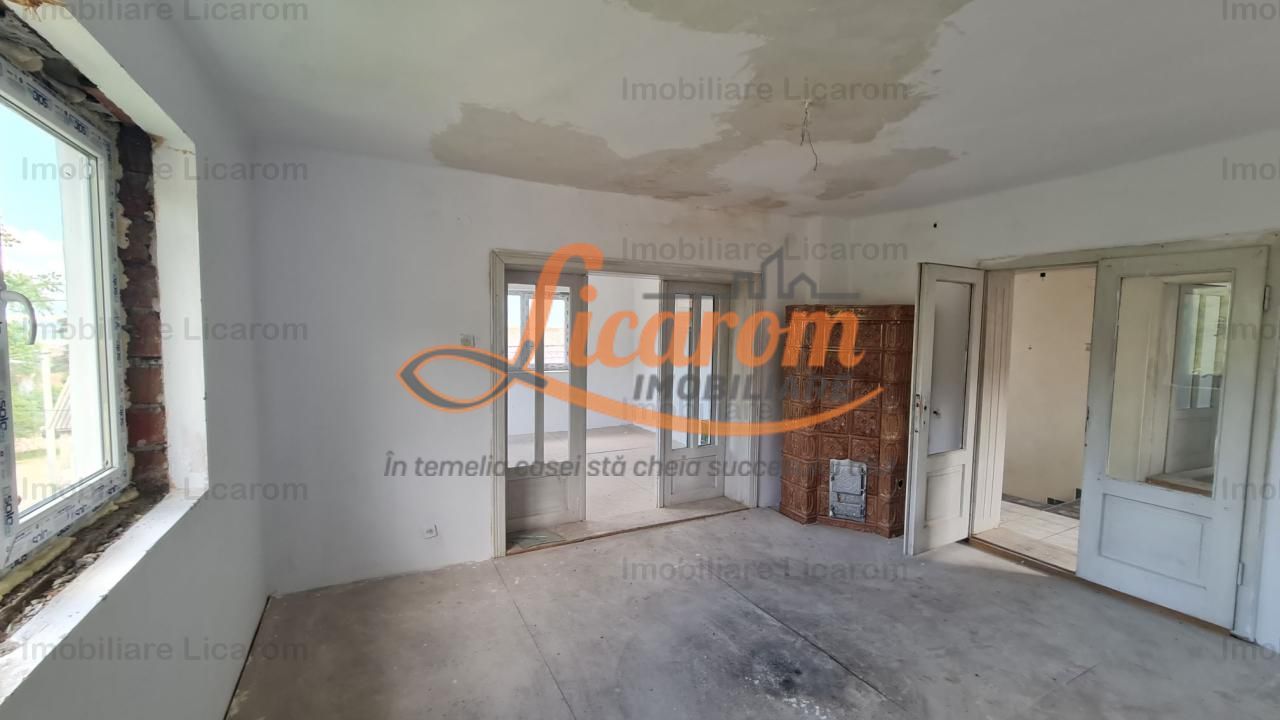 Vila P+E+Pod in Codlea zona cu aer curat,teren 1050 mp - Poză 2