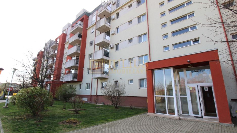 Aradului; decomandat, bucatarie inchisa. Parcare privata inclusa. - Poză 10