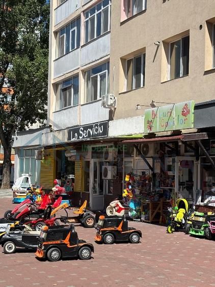 Spațiu comercial de închiriat, Piața Voievozilor, Iași - Poză 1