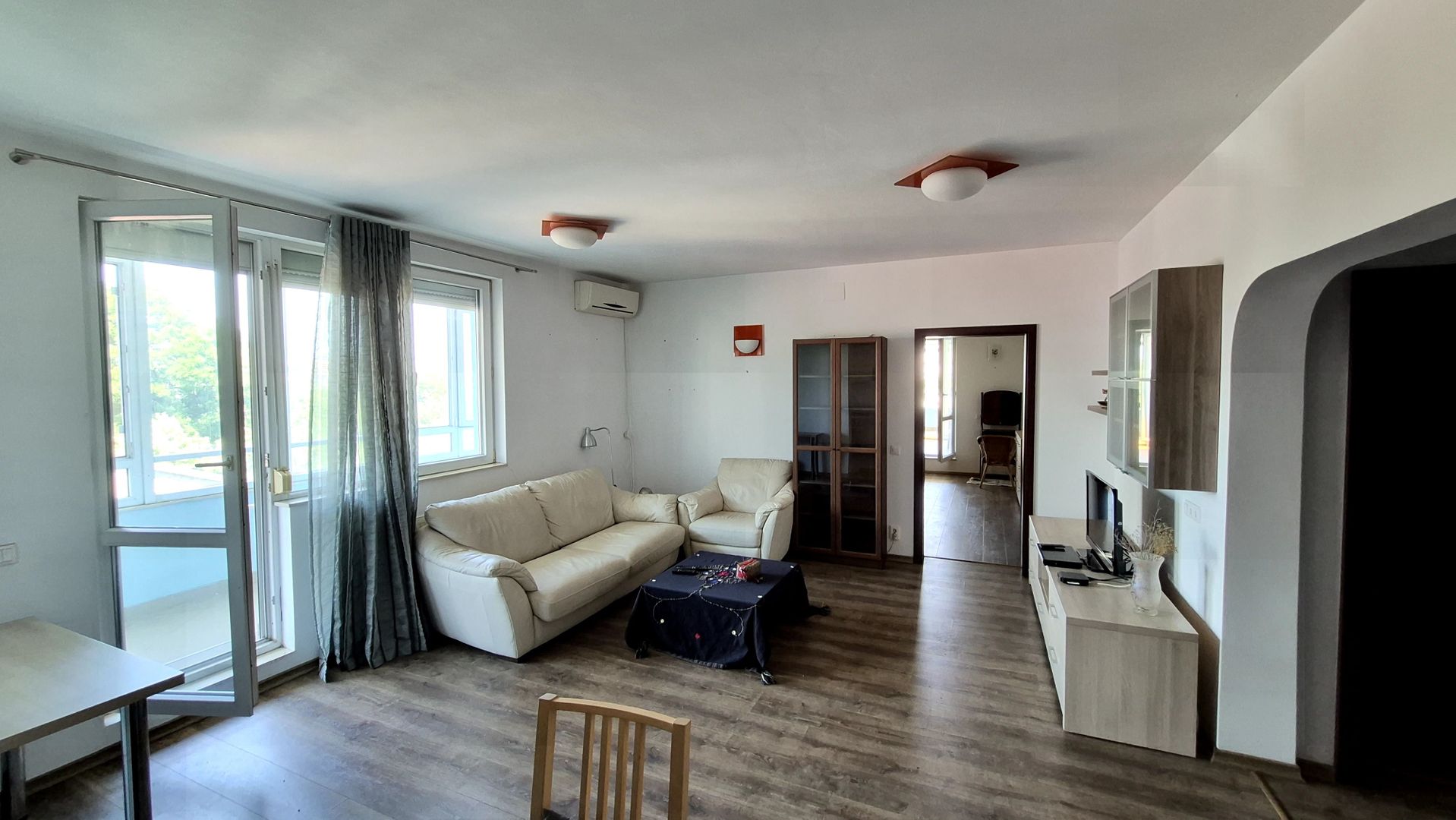 Apartament cu 2 camere 85 mp + 35 mp terasa si balconul + 2 locuri de parcare - Poză 1