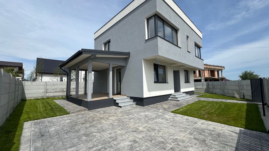 Vila Tunari cu vedere la LAC, 135m2 si curte mare - Poză 1