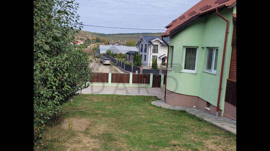 Casă Livezeni 815 mp teren, casa primitoare ,la doar 5 minute de oraș. - Poză 16