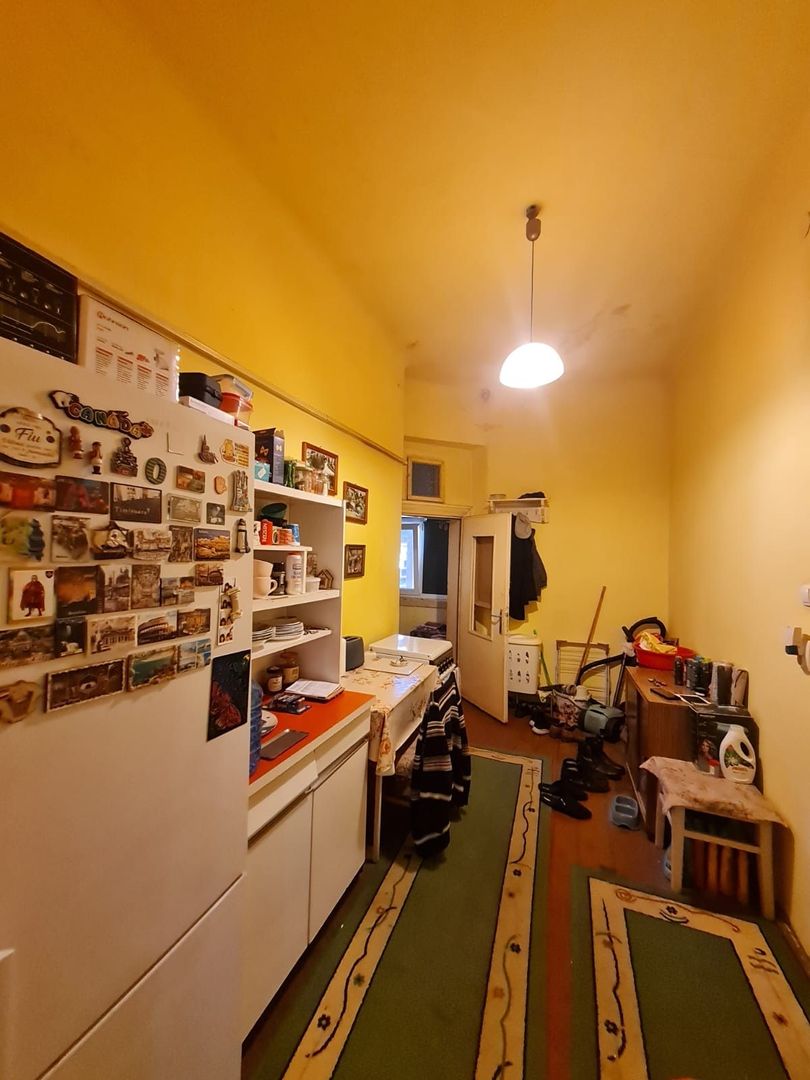 Apartament 2 camere,curte comuna/4 proprietari - Poză 18