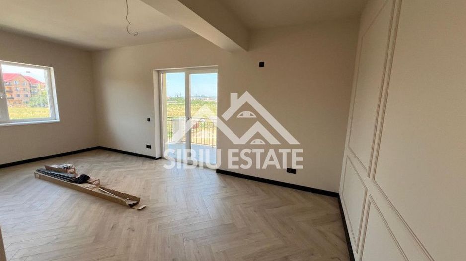 Apartament cu 3 camere cu gradina,intabulat Selimbar - Poză 2