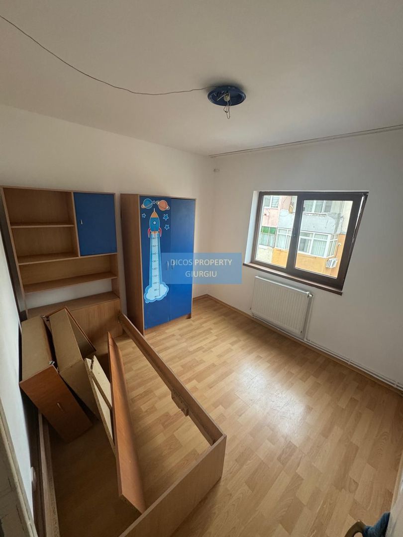 Apartament 3 camere de vânzare – Tineretului, zona Biserică - Poză 6