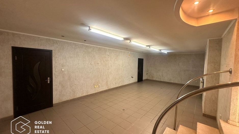 Spatiu comercial ultracentral, 3 camere, pretabil cabinet, salon infrumusetare - Poză 3