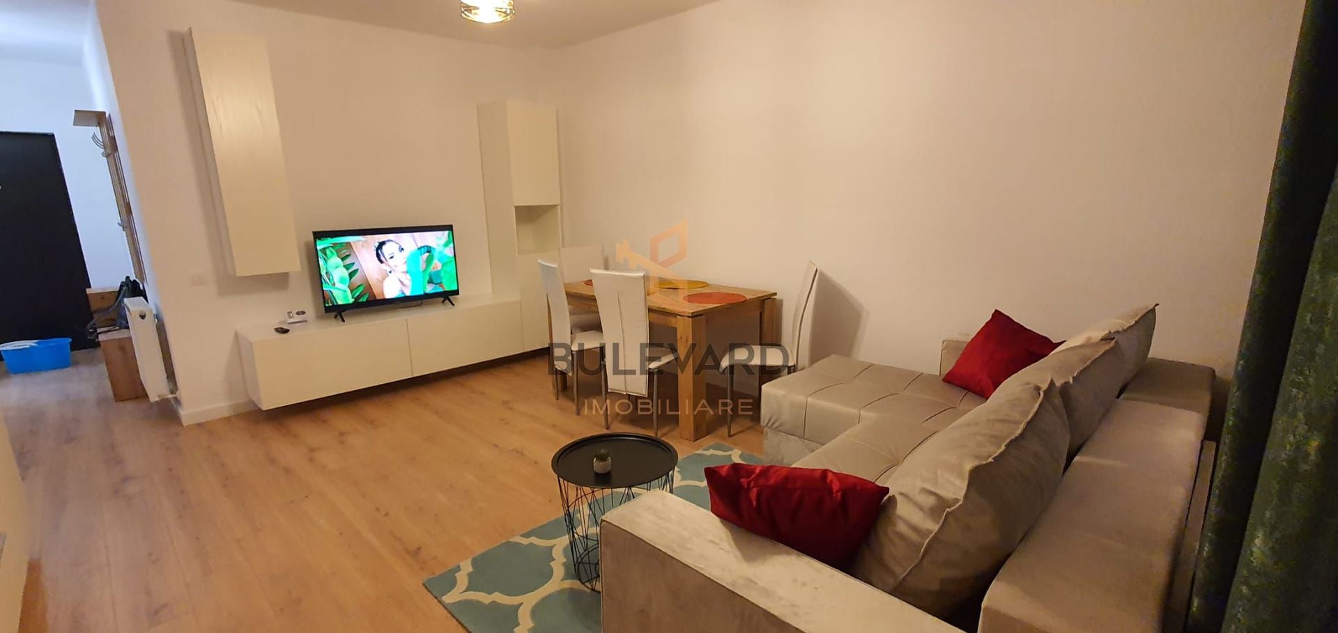Apartament cu 3 camere + parcare subterana,  zona strazii Eroilor! - Poză 1