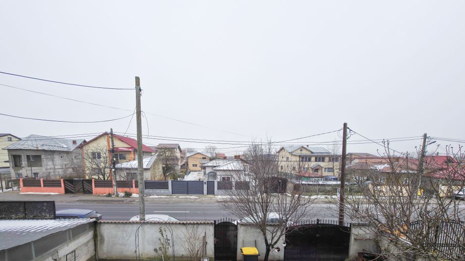 Casă spațioasă de vânzare – Strada Republicii nr. 105, Dragomirești - Poză 32