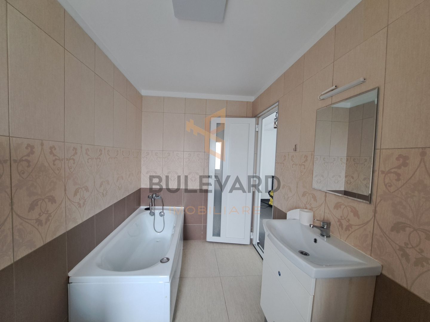 Casa 5 camere, 150 mp utili, 300 mp teren, garaj, cartier Dambul Rotund! - Poză 21