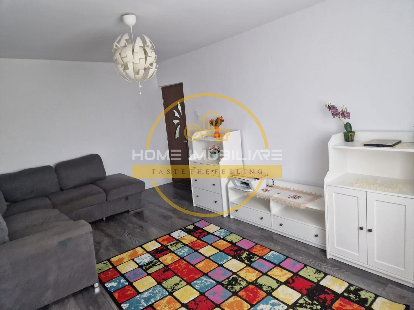 🏠 Apartament de închiriat – 3 camere, decomandat, Piața Alexandru cel Bun - Poză 1