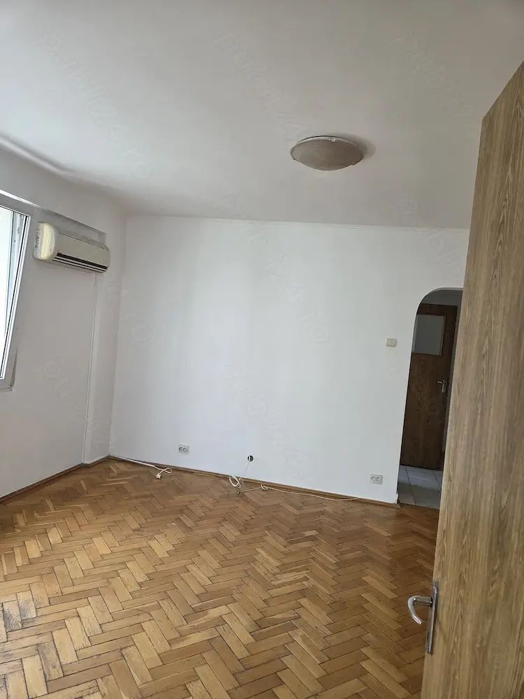 Vanzare  apartament 2 camere Dristor- Piata Ramnicu Sarat - Poză 3