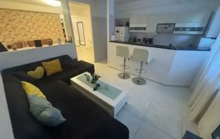Apartament 2 camere, in Vila, 6 min metrou Aparatorii Patriei. Loc parcare.