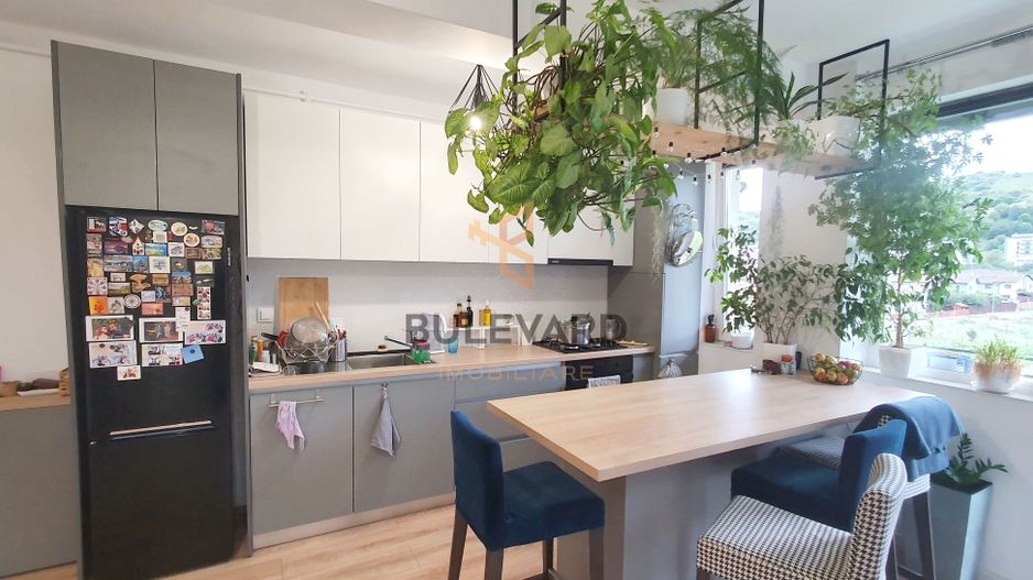 Apartament cu 3 camere+ parcare, zona Terra! - Poză 2