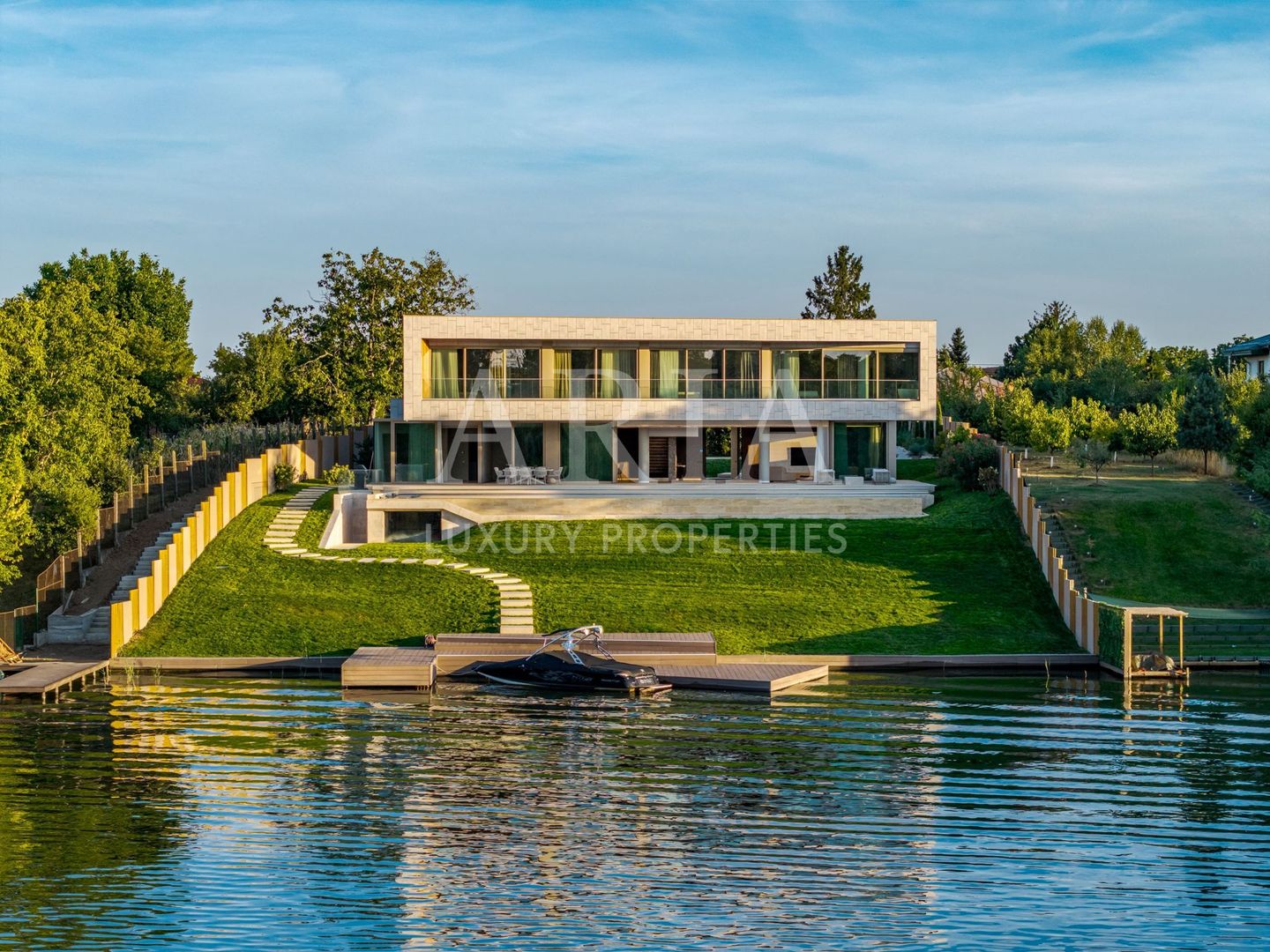 VILA FRONTLAKE SNAGOV – acolo unde arhitectura întâlnește libertatea - Poză 2