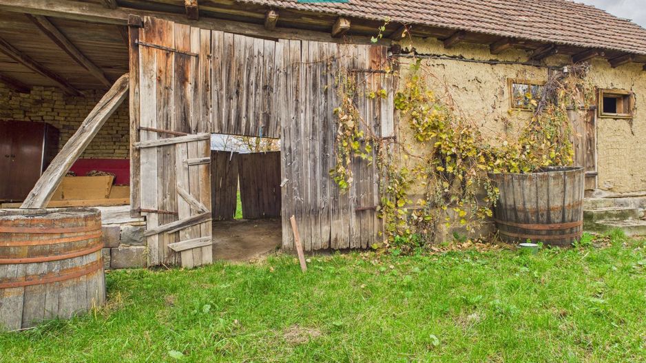 Casă cu 4 camere în Buhani, Dezna - Poză 9