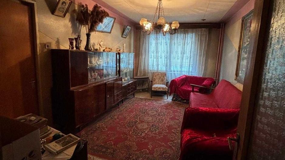 De vanzare apartament 3 camere Veteranilor - Poză 1