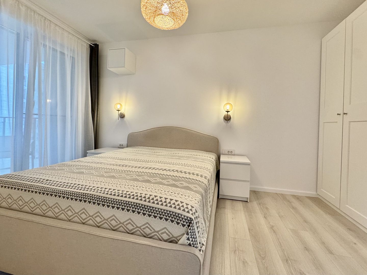 3 camere modern, vedere panormica spre pădurea verde, zona Lipovei - Poză 12