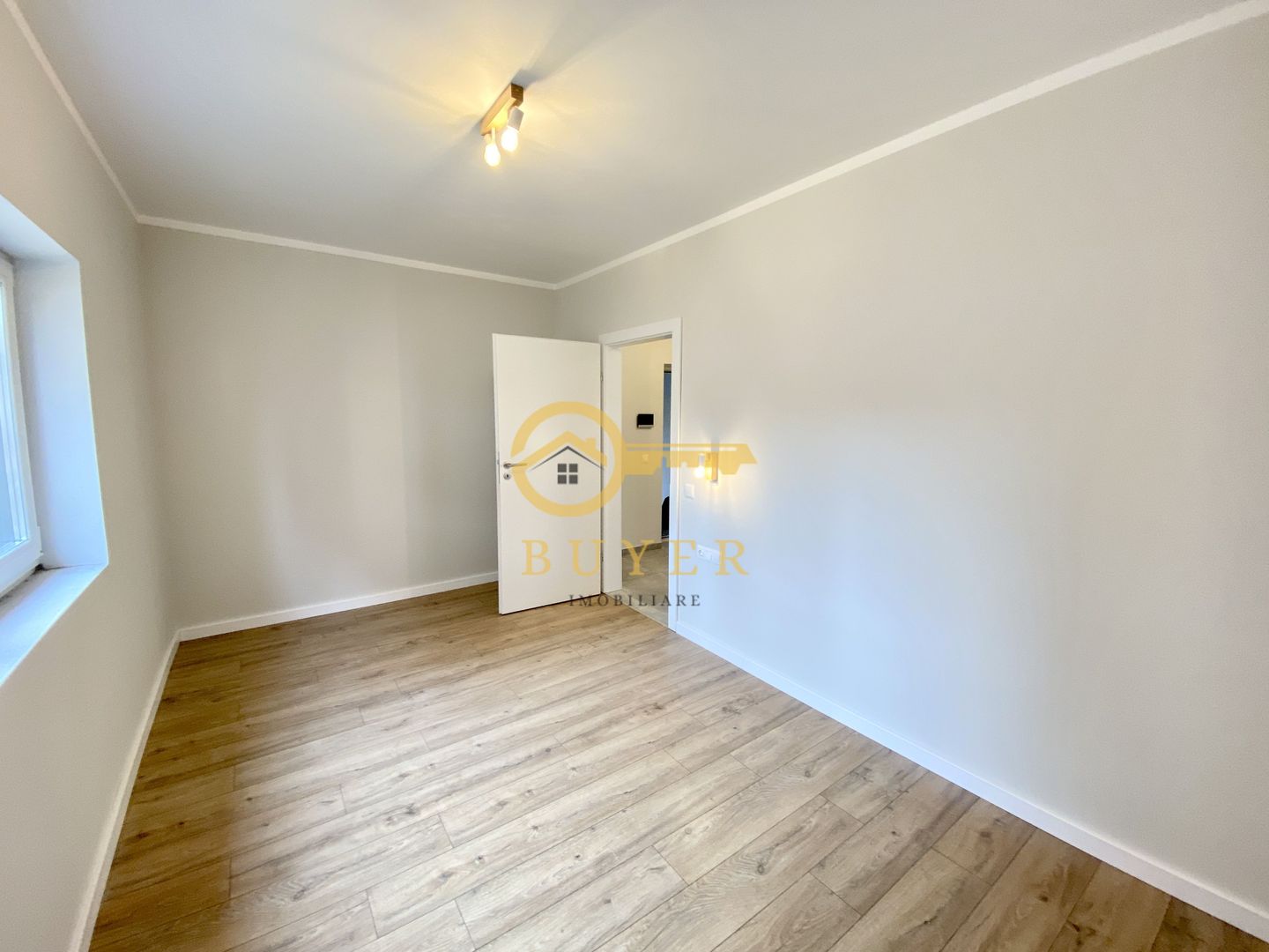 Apartament 3 camere, terasa 9.46mp-A.C , jaluzele electrice - Poză 8