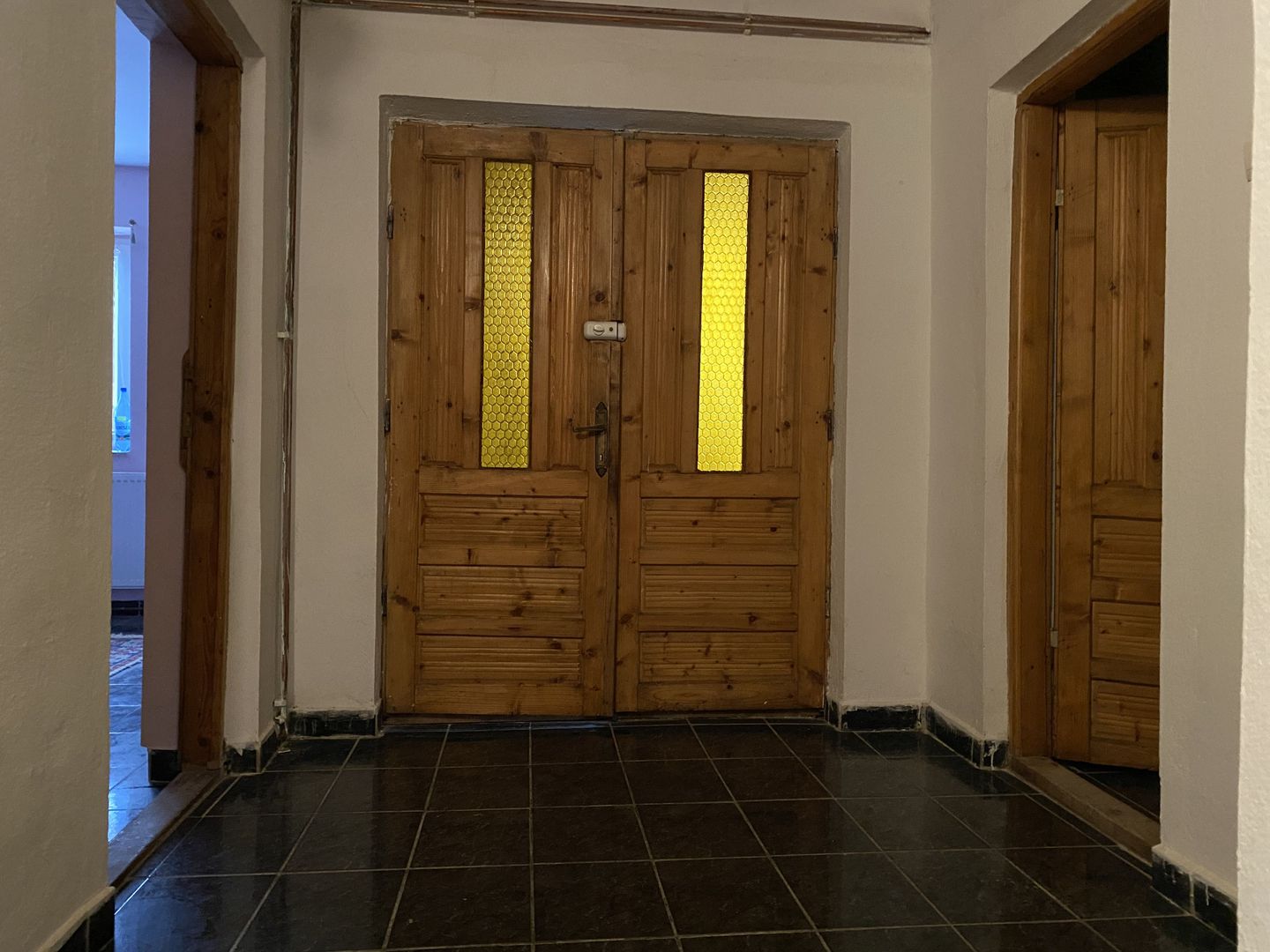 Vanzare apartament -3 camere la casă, etaj 1+pod+cota teren–Târgoviște - Poză 12