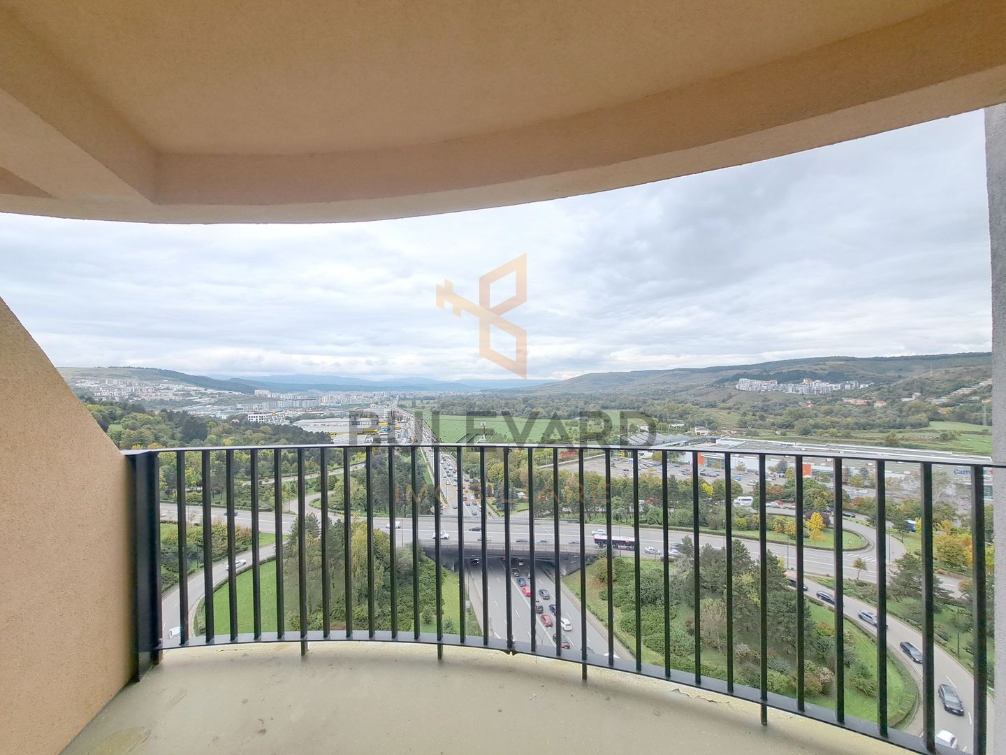 Apartament tip studio la cheie in bloc nou + parcare subterana - Poză 1