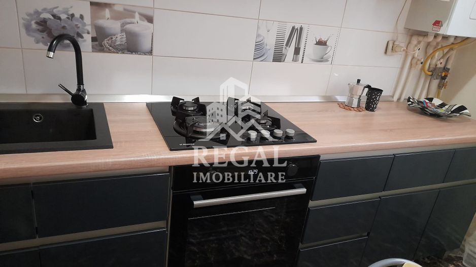 Apartament 3 camere in zona Micro 7( la intersectie cu str. Pinilor) - Poză 4