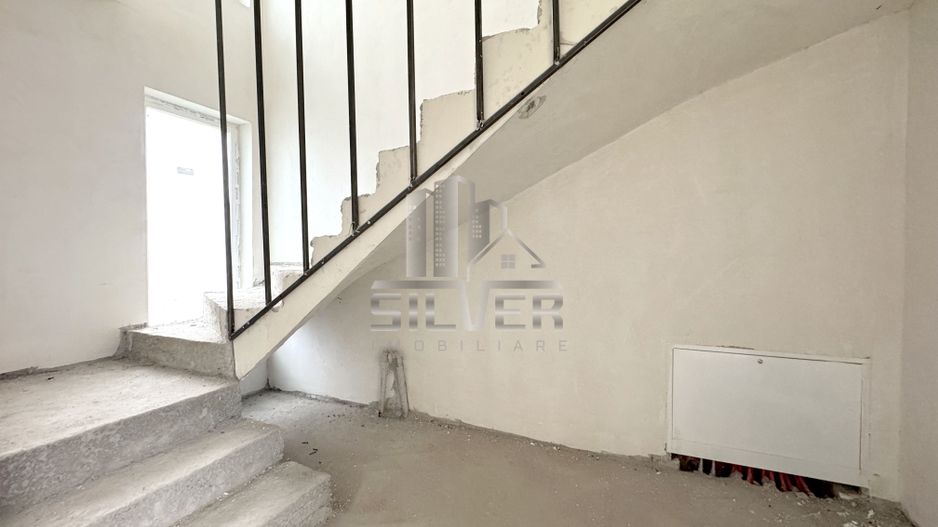Casa  tip duplex /Zona strazii Urusagului. - Poză 9