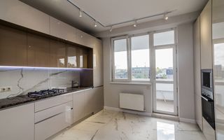 Chirie, apartament, 3 camere, str-la 31 August 1989, Centru - Poză 2