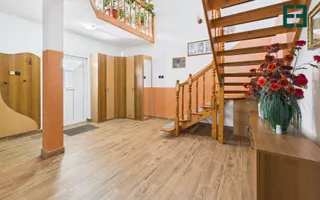 Casă tip Duplex cu 8 camere și 1080 mp teren  - Zona Bujac - Arad - Poză 18