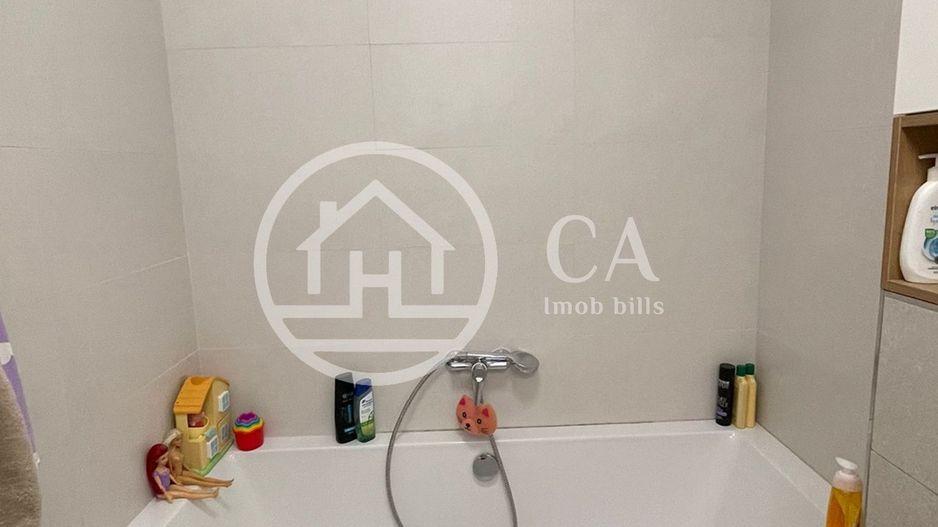 Apartament LUX de vanzare cu 3 camere în zona Calea Aradului, Oradea - Poză 10