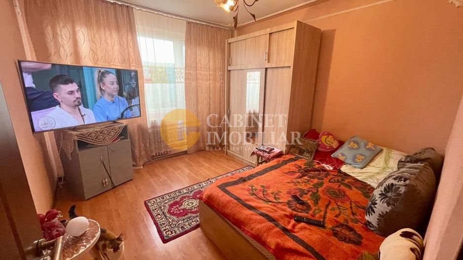 Apartament cu 3 camere decomandat - Podu Ros - Palas - Poză 1