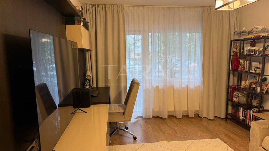 Apartament cu 3 camere decomandate, 65 mp, boxă, parter înalt. - Poză 3