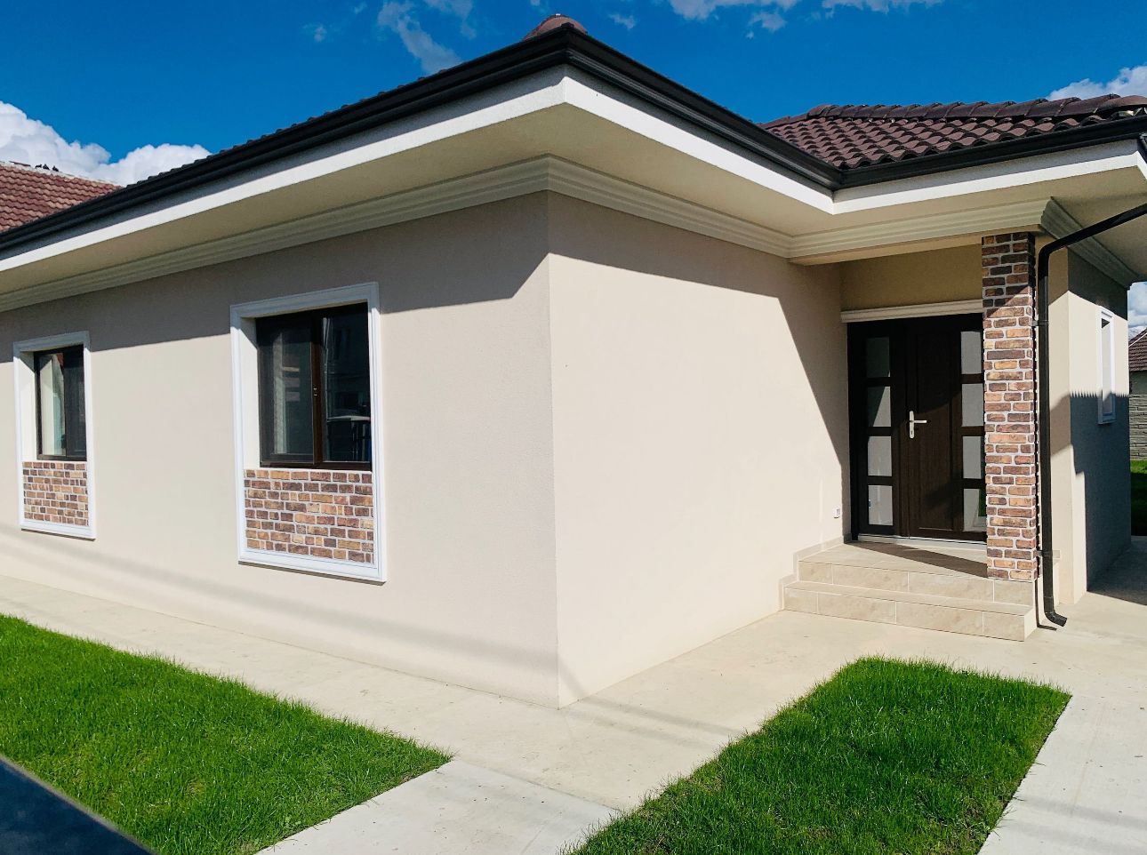 Casa Parter Sanmihaiul Roman,4 Camere,2 Bai,Terasa Acoperita,Toate Utilitatile - Poză 3