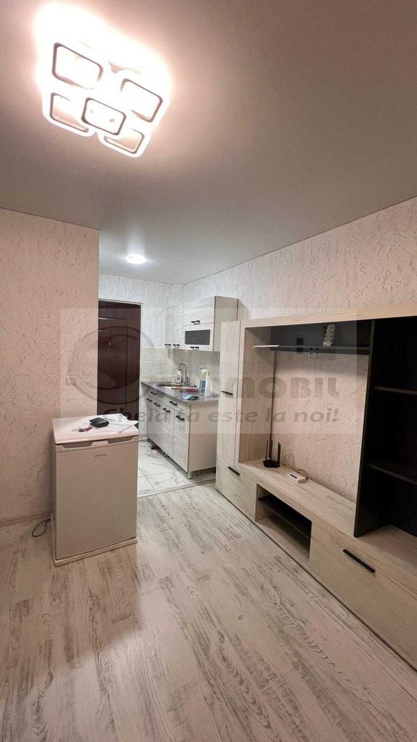 Camera de camin cu baie proprie  - in spate la JUMBO- pret 30000 euro - Poză 4