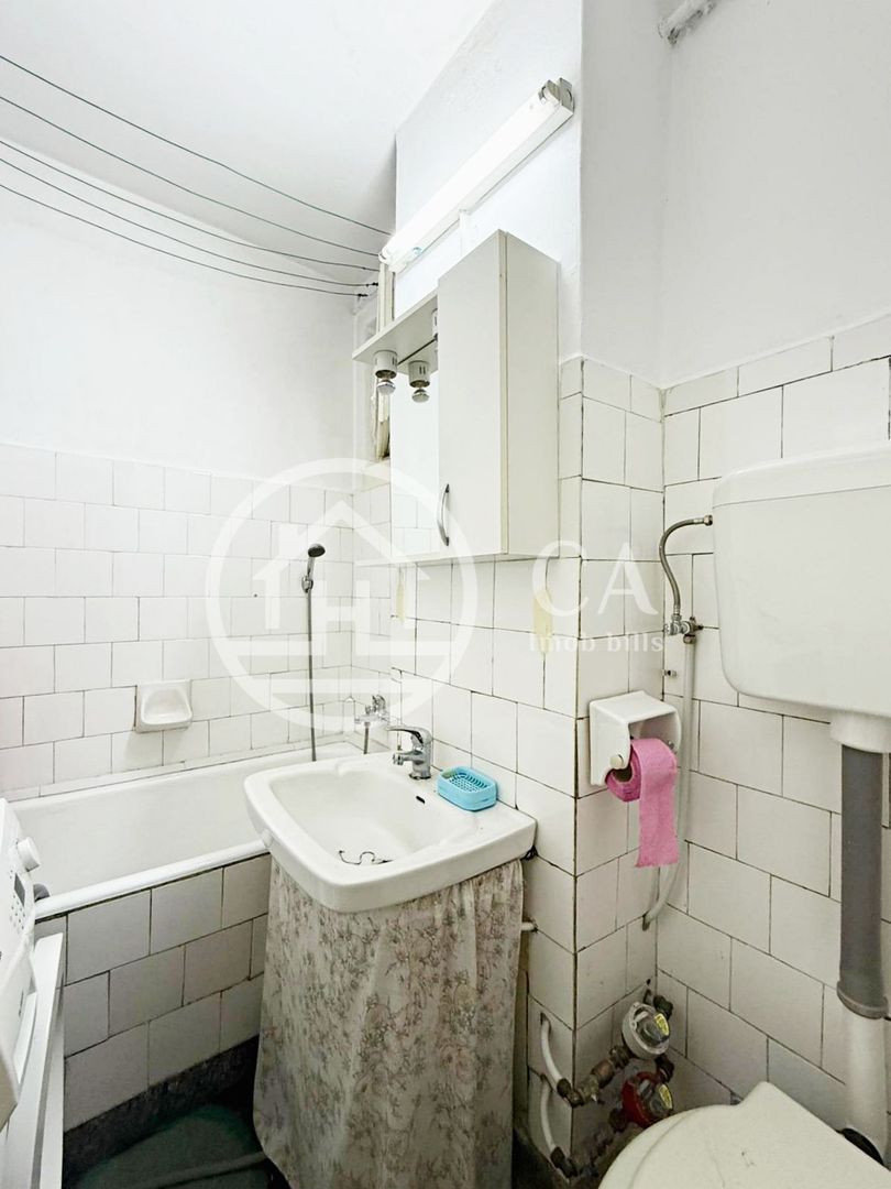 Apartament cu 3 camere de inchiriat in zona Rogerius, Oradea - Poză 12