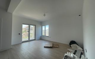 Duplex spațios cu teren generos-Moșnița Veche - Poză 2