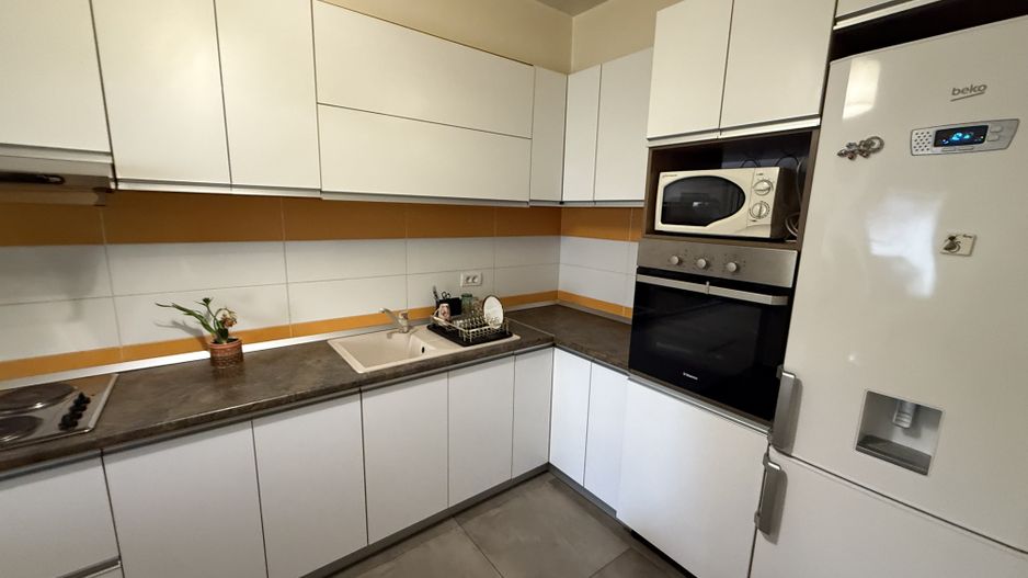 Casă înșiruită complet mobilată + curte+ 2 parcari în complex inchis! - Poză 13