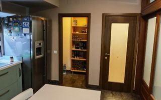 EXCLUSIVIST | Oază Urbană cu Curte Proprietate - Apartament 5 Camere, 3 Băi, 2 L - Poză 9