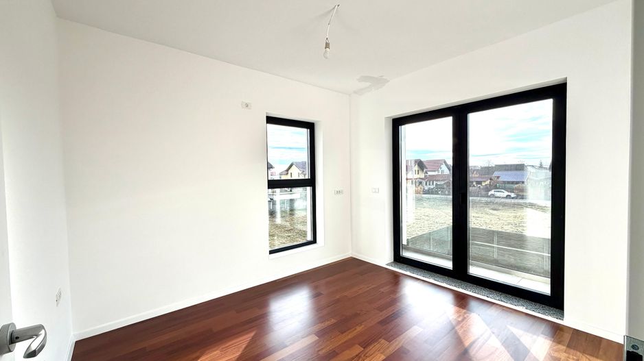 Duplex modern - 5 camere - toate utilitatile - Sacalaz - Poză 11