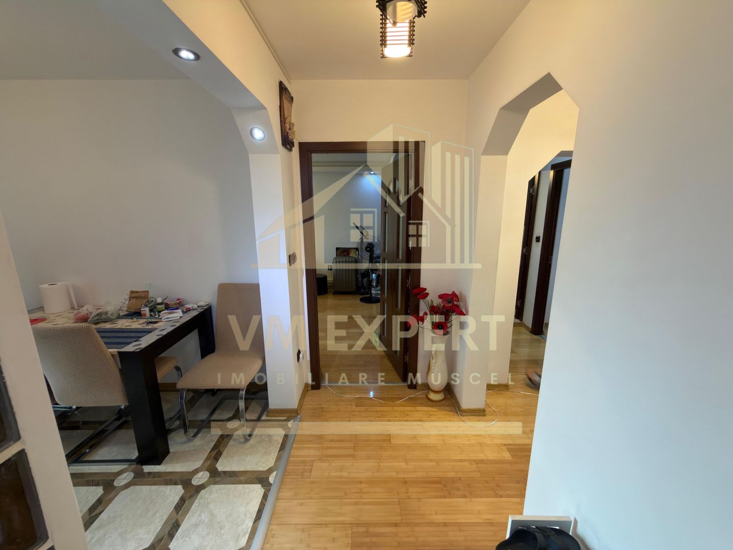 APARTAMENT 3 CAMERE ETAJ 3 VIȘOI CAMPULUNG - Poză 11