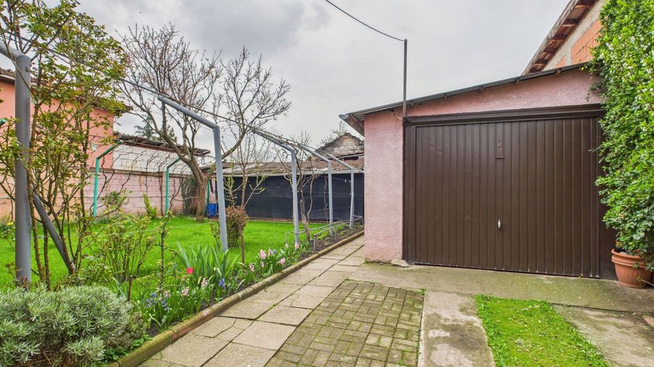 Casă individuală pe un nivel în zona Mehala - Poză 11