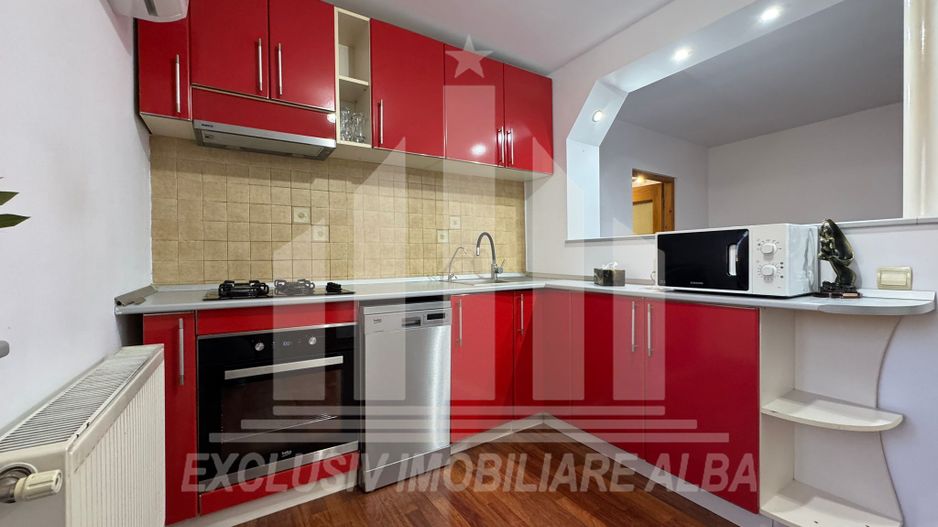 Apartament cu 3 camere decomandate, 67 mp | Cetate - zona Mercur - Poză 2