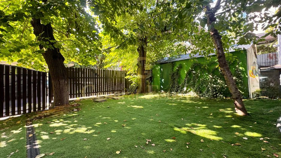 Spre Vânzare Proprietate remarcabilă cu 6 camere în inima Iașului ! - Poză 16