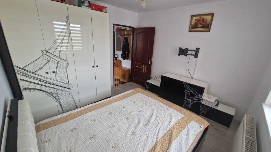 Apartament 3 camere - decomandat, mobilat, etaj 2/4, Cisnadie - Poză 2