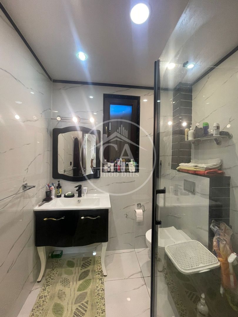 Casă de vânzare cu 4 camere în Cartierul Tineretului, Oradea - Poză 19