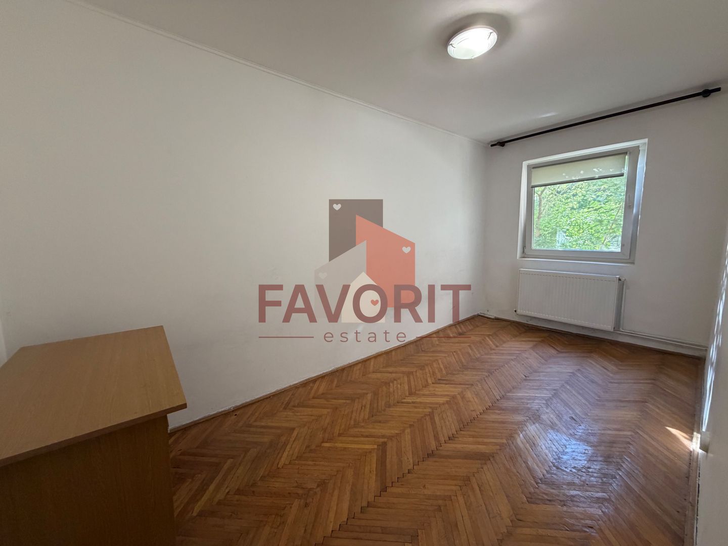 Cu centrala termica proprie. Zona Dacia. Boxa - Poză 3